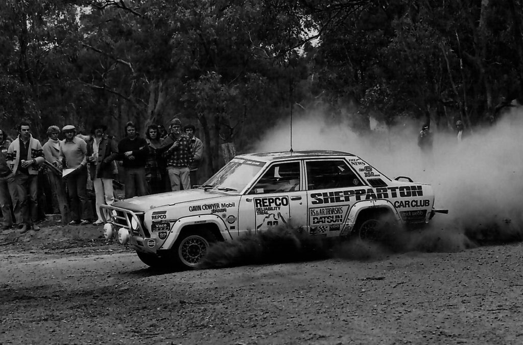 Geoff Portman, Doug Thompson & John Hammond 3 (Ian Smith)