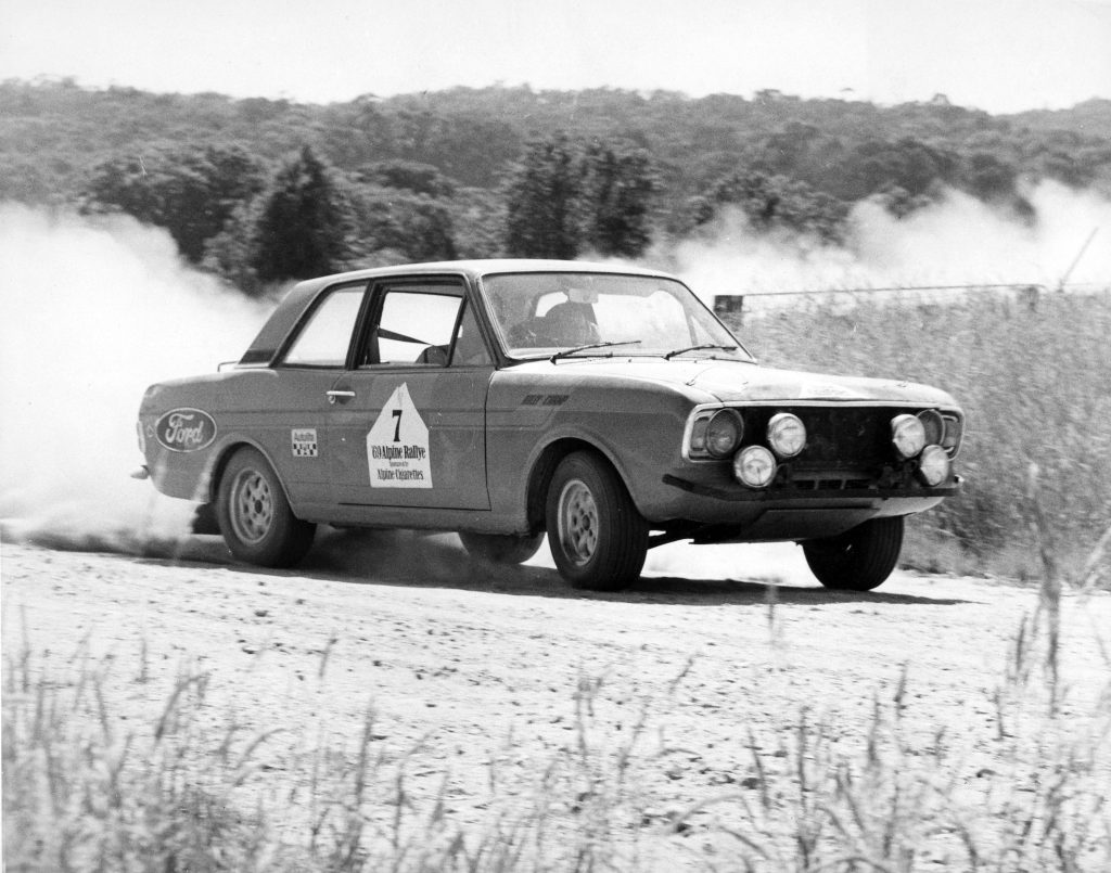 Frank Kilfoyle & Doug Rutherford raising dust [Leon Prgomet].