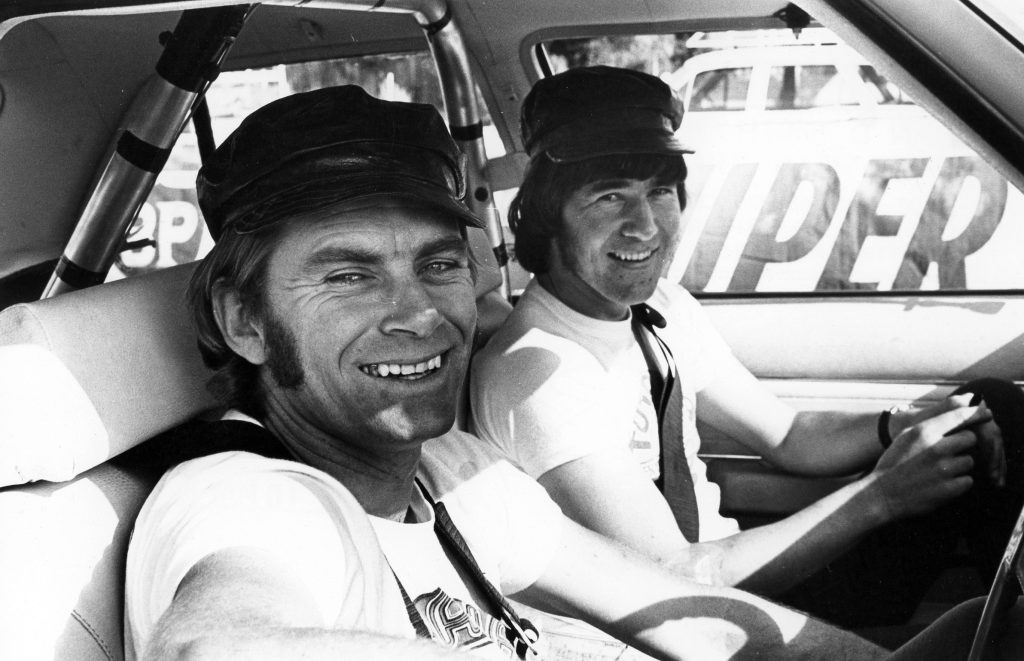 Colin Bond & Warwick Smith happy to have passed re-scrutineering [Ian Smith]